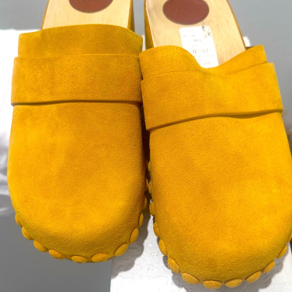 Brand new with tags Chloe mustard suede clogs